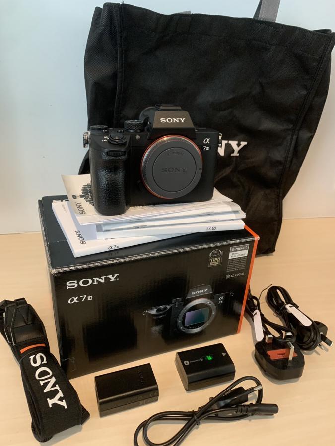 ขายกล้อง Sony A7iii ราคา 39,000 บาท (ราคาลดได้อีกครับ) 