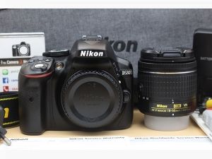 ขาย Nikon D5300 + lens 18-55mm VR สภาพสวย ชัตเตอร์ 5xx เมนูไทย อดีตศูนย์ ขอบจอดำ อุปกรณ์พร้อมกระเป๋า   อุปกรณ์และรายละเอียดของสินค้า 1.Body Nikon D5300 (ขอ