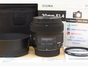 ขาย Lens SIGMA 30mm F1.4 DC HSM (for Nikon) สภาพสวยใหม่ อดีตศูนย์ ไร้ฝ้า รา อุปกรณ์ครบกล่อง  อุปกรณ์และรายละเอียดของสินค้า 1.Lens SIGMA 30mm F1.4 DC HSM (f